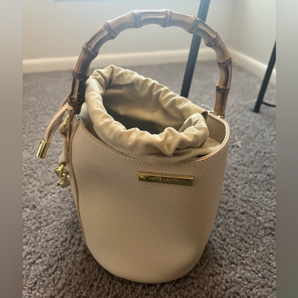Bucket bag NEVER USED